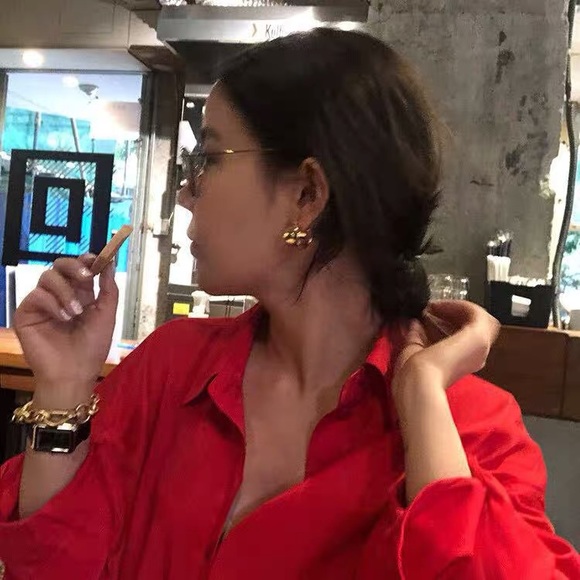 Vintage 24k gold brass round simple earrings - Picture 3 of 4